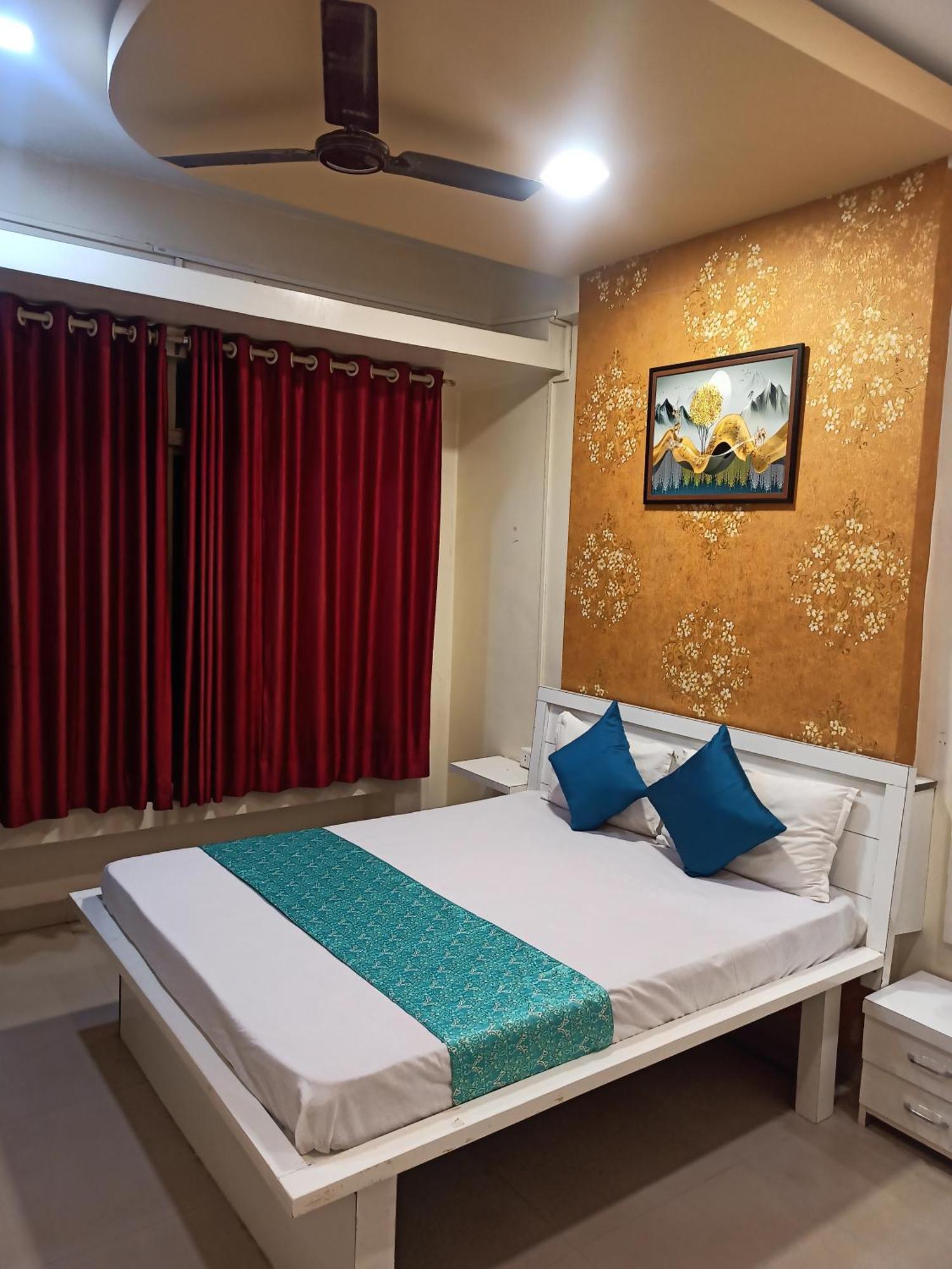 Malwade Motel Pune Esterno foto
