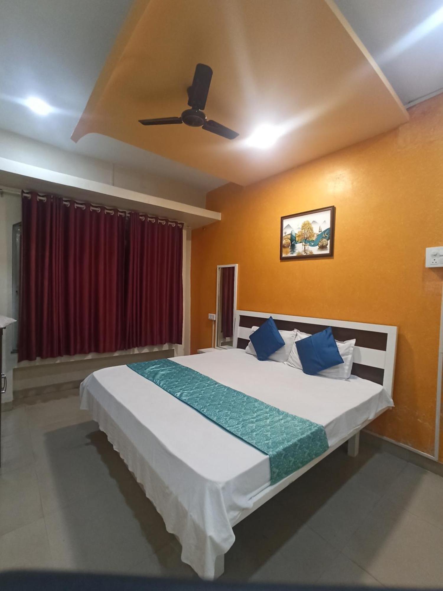Malwade Motel Pune Esterno foto